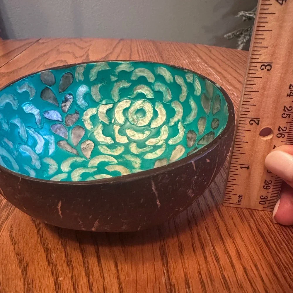 Coconut Shell Trinket Bowl‎ 5.5in Teal Excellent Mother of Pearl